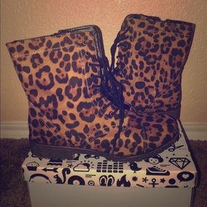 Bamboo Cheetah Print Combat Boots size 10